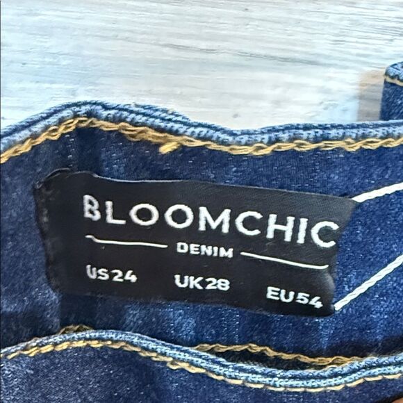 BloomChic Dark Blue Jean Shorts - Picture 2 of 5